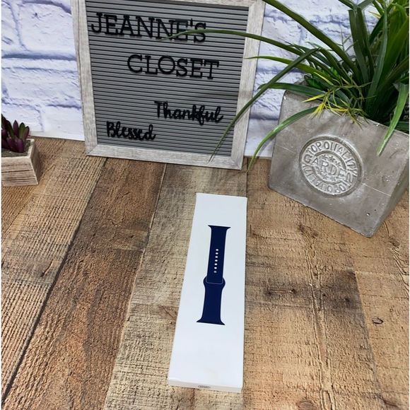 Apple Other - Apple Watch 44mm deep navy sport band
NWT
